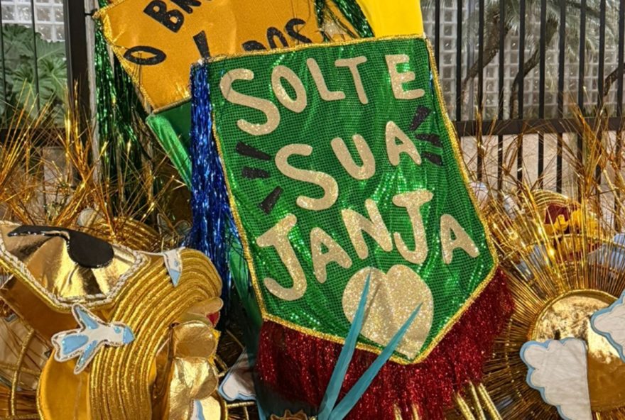 fantasia-de-escola-de-samba-homenageia-lula-e-janja-no-rio fantasia-de-escola-de-samba-homenageia-lula-e-janja-no-rio