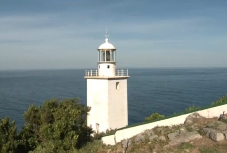 farol-da-ponta-do-boi3A-125-anos-de-historia-em-ilhabela2C-sp