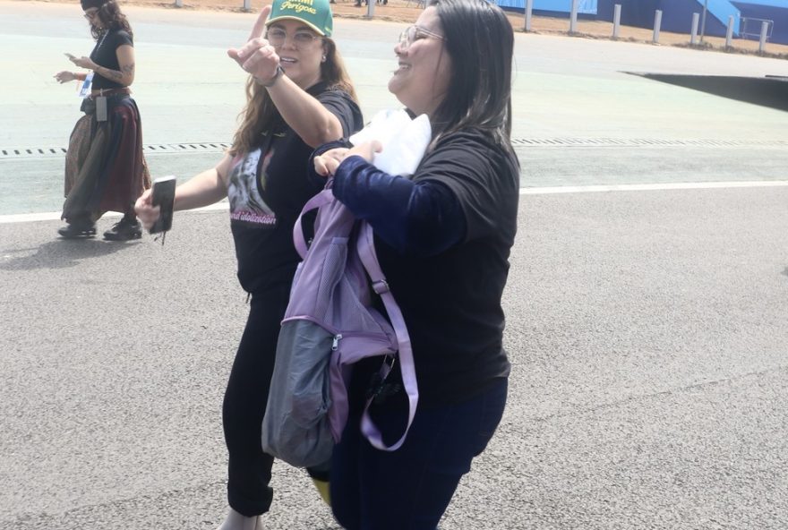fas-de-mariah-carey-surpreendem-com-devocao-no-the-town3A-fraldas-para-garantir-lugar-na-grade-confira-a-programacao