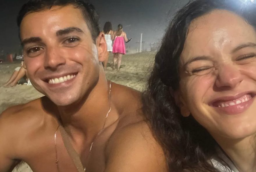 fas-de-rosalia-invadem-redes-sociais-de-jovem-que-passou-ano-novo-com-cantora-em-ipanema3A-sortudo fas-de-rosalia-invadem-redes-sociais-de-jovem-que-passou-ano-novo-com-cantora-em-ipanema3A-sortudo