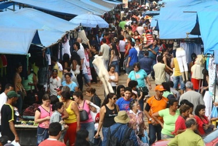 Feira Hippie muda de local e passa a funcionar na Rua 44