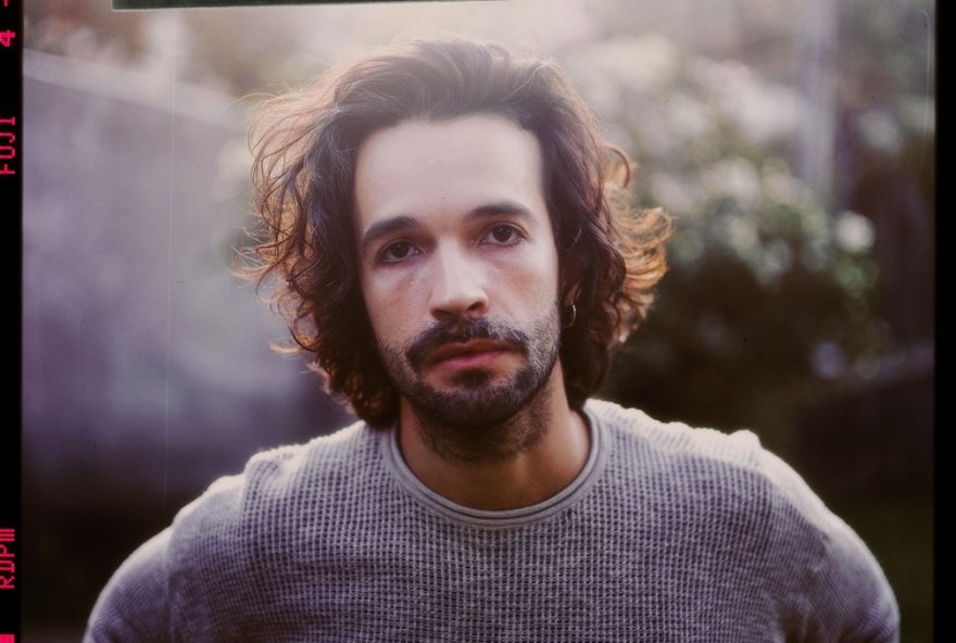 felipe-de-oliveira-lanca-musica-inedita-de-sergio-sampaio-em-homenagem3A-22uma-quase-mulher22