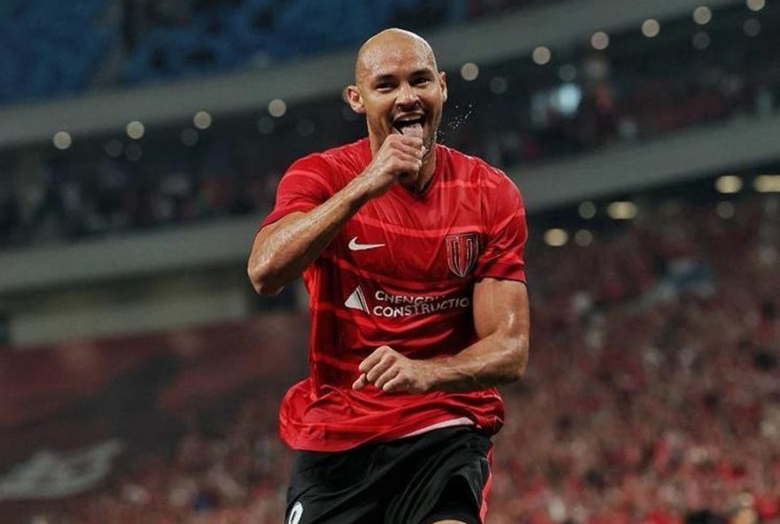 felipe-silva2C-do-chengdu-rongcheng2C-e-eleito-melhor-jogador-do-mes-na-china-e-mira-titulo-na-elite0A