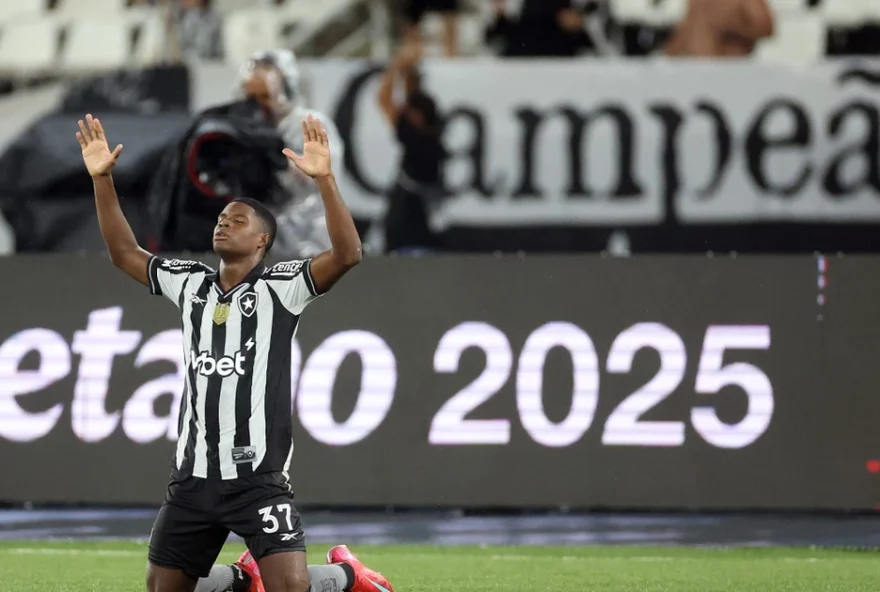 fellipe-bastos-fala-sobre-kadir-e-sua-ascensao-no-botafogo