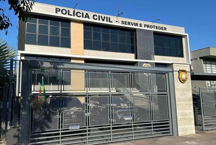 feminicidio-no-rio-grande-do-sul3A-mulher-e-morta-a-facadas-e-suspeito-e-preso-apos-filho-acionar-policia feminicidio-no-rio-grande-do-sul3A-mulher-e-morta-a-facadas-e-suspeito-e-preso-apos-filho-acionar-policia