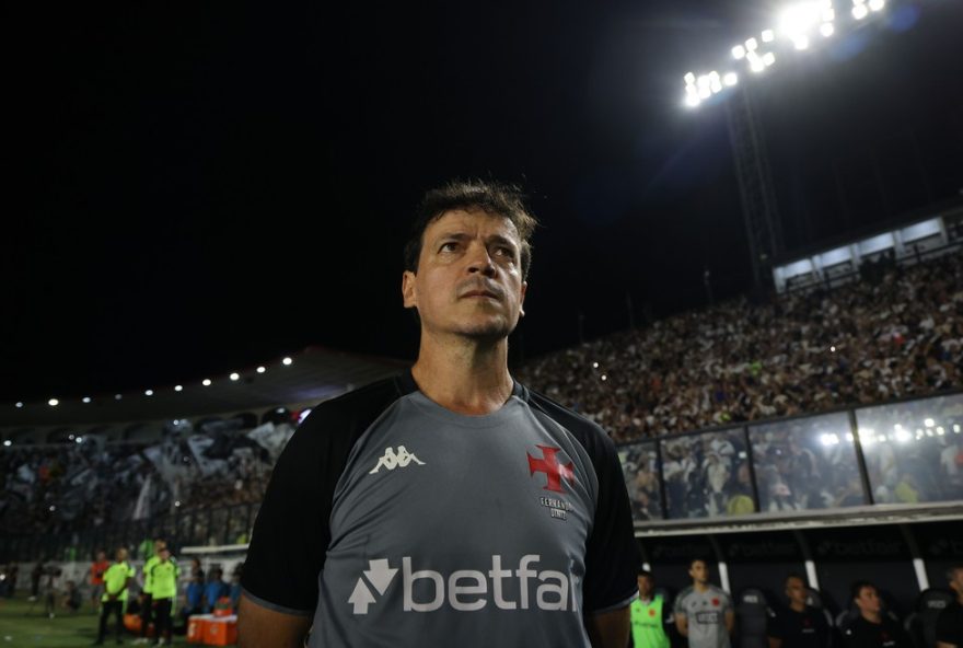 fernando-diniz-valoriza-postura-do-vasco-apos-protestos-da-torcida3A-22time-renasceu-contra-o-bahia22
