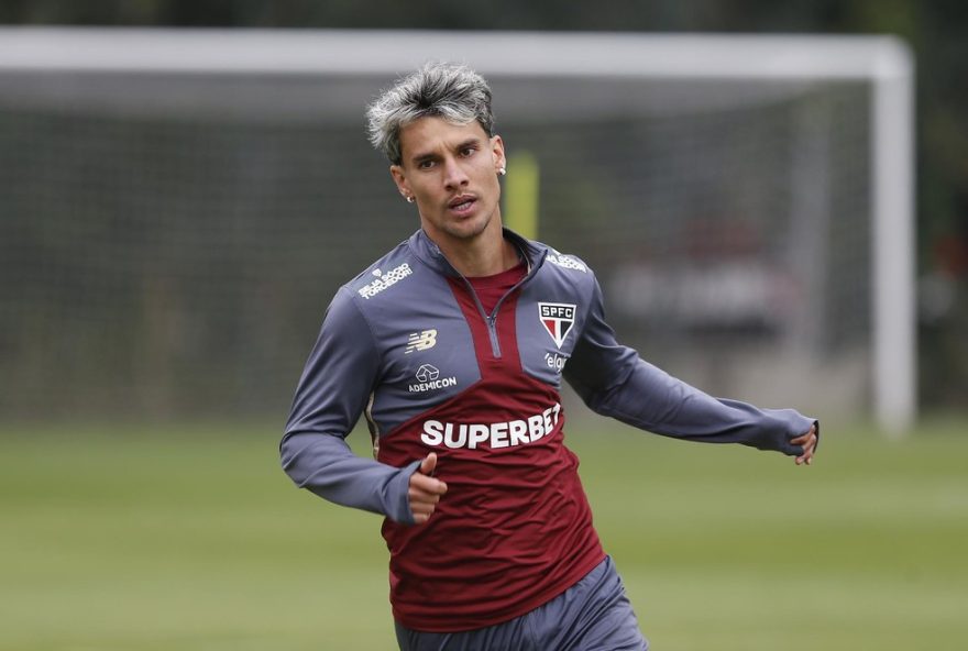 ferreira-garante-titularidade-e-busca-sequencia-no-sao-paulo3A-enfrenta-athletico-nesta-quinta-feira