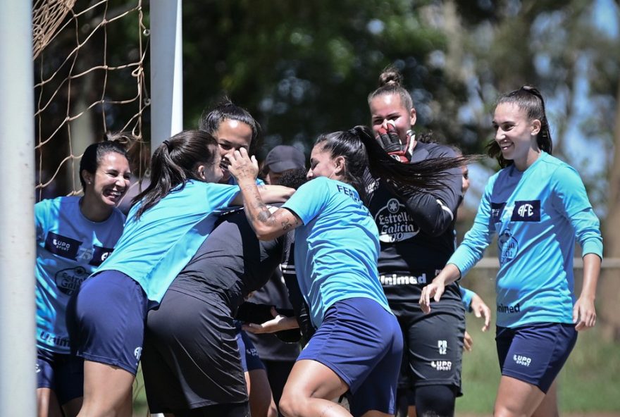 ferroviaria-e-corinthians-se-enfrentam-no-paulista-feminino-em-duelo-emocionante