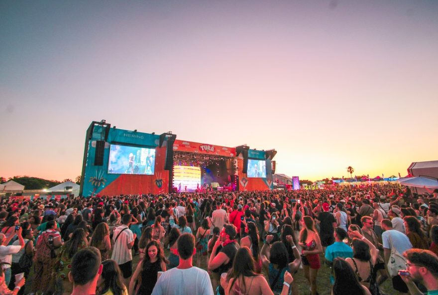 festival-tura-20233A-shows-imperdiveis-em-porto-alegre-neste-fim-de-semana-no-anfiteatro-por-do-sol-ingressos-disponiveis festival-tura-20233A-shows-imperdiveis-em-porto-alegre-neste-fim-de-semana-no-anfiteatro-por-do-sol-ingressos-disponiveis