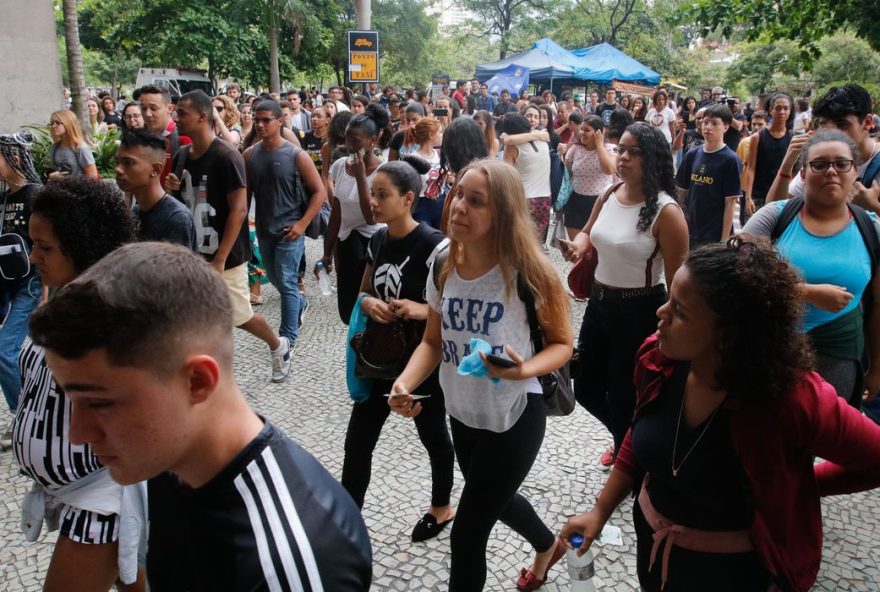 Organizações de jovens todo o país já podem promover e registrar conferências livres na plataforma digital da 4ª Conferência Nacional de Juventude. 

(Foto: Reprodução/ Agência Brasil)