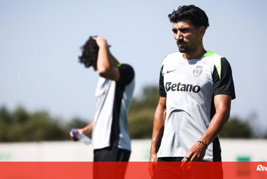 fifa-impede-contratacao-de-jogadores-pelo-corinthians-devido-a-divida-com-santos-laguna