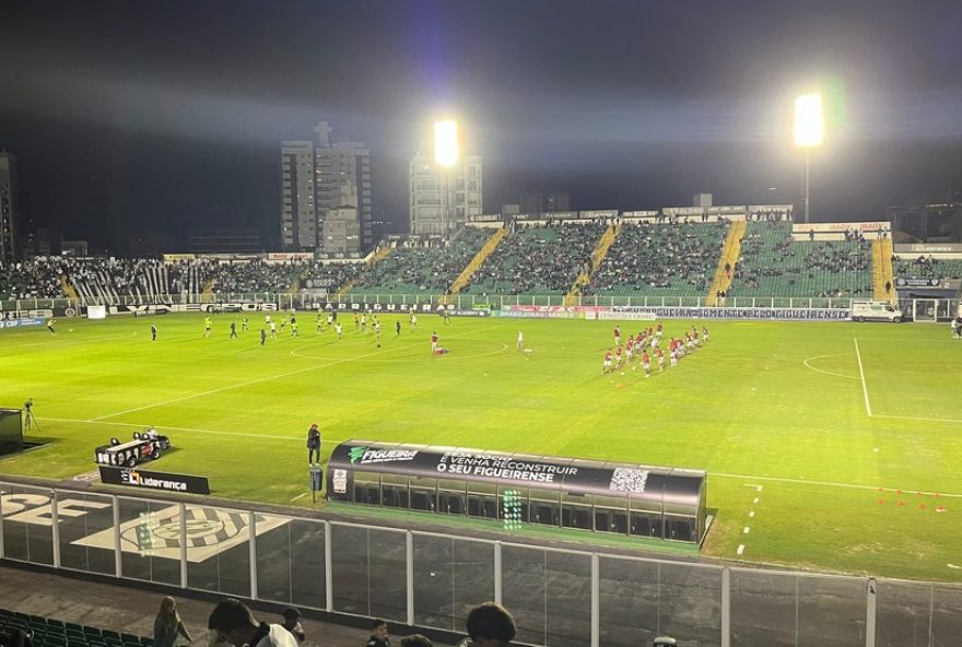 figueirense-x-maringa3A-confronto-crucial-contra-rebaixamento-na-serie-c-do-brasileiro