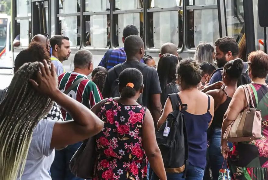 Disparidade também aparece entre mulheres negras e brancas. (Foto: Tânia Rêgo/Agência Brasil)