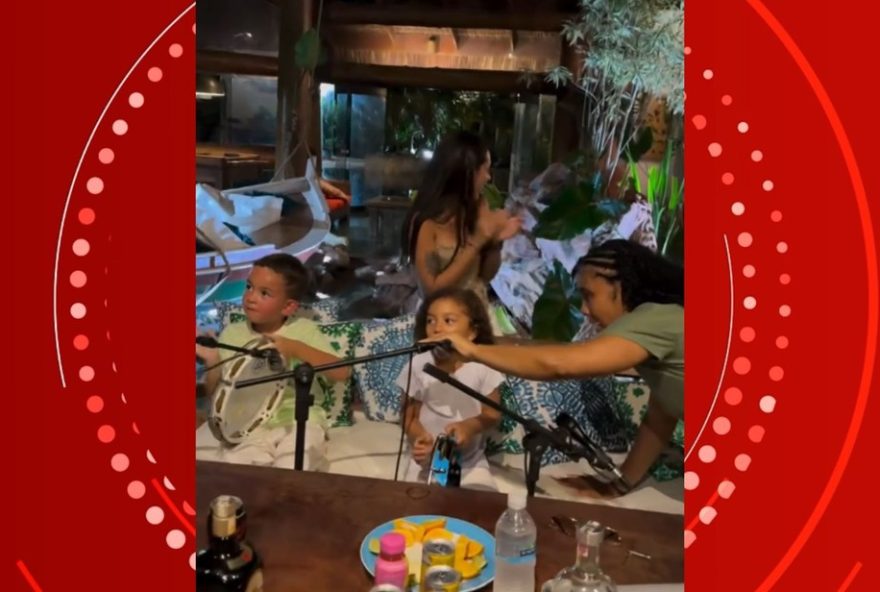 filha-de-leo-santana-e-lore-improta-surpreende-com-show-improvisado-ao-lado-de-banda-mirim filha-de-leo-santana-e-lore-improta-surpreende-com-show-improvisado-ao-lado-de-banda-mirim