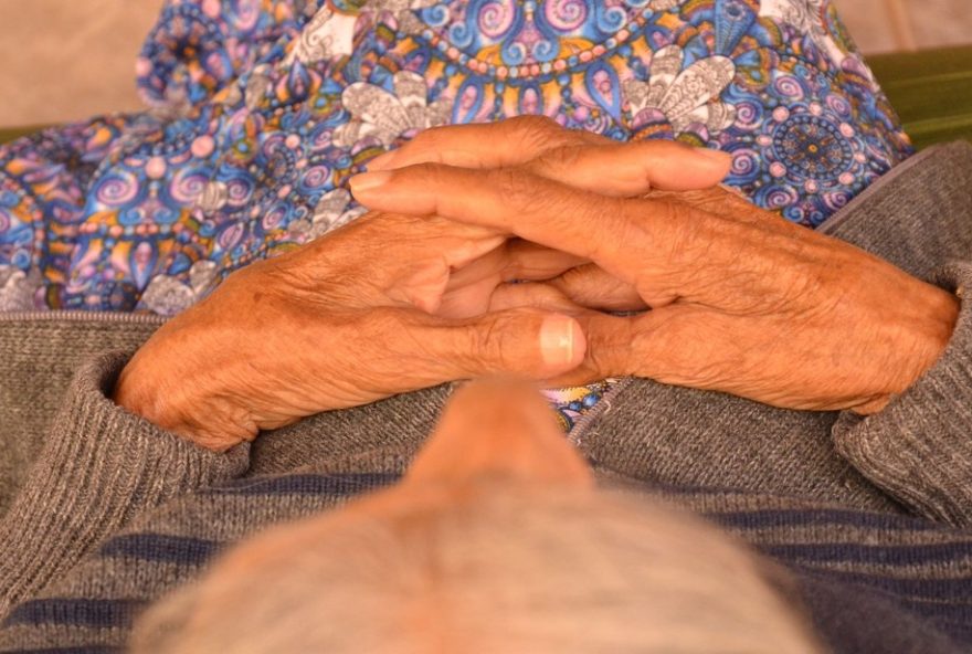 filha-desabafa-sobre-cuidar-de-mae-com-alzheimer-e-processo-por-pensao-3A-e-desumano-o-que-fazem-com-ela filha-desabafa-sobre-cuidar-de-mae-com-alzheimer-e-processo-por-pensao-3A-e-desumano-o-que-fazem-com-ela