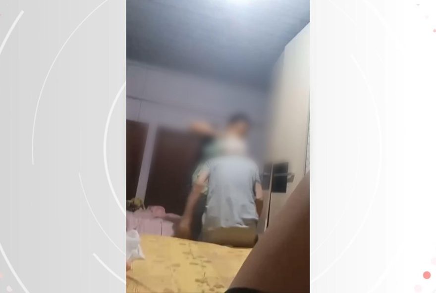 filha-e-presa-apos-agredir-mae-idosa-no-parana3A-video-chocante-mostra-violencia