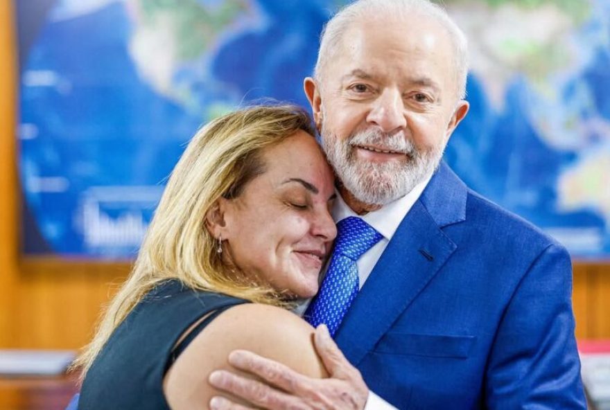filha-mais-velha-de-lula-recebe-alta-apos-ser-internada-no-fim-de-semana filha-mais-velha-de-lula-recebe-alta-apos-ser-internada-no-fim-de-semana