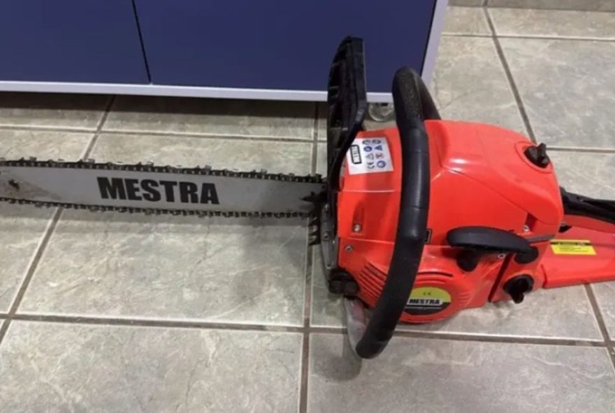 filho-de-74-anos-ataca-pai-de-94-com-motosserra-em-sc-apos-discussao-sobre-agrotoxicos filho-de-74-anos-ataca-pai-de-94-com-motosserra-em-sc-apos-discussao-sobre-agrotoxicos