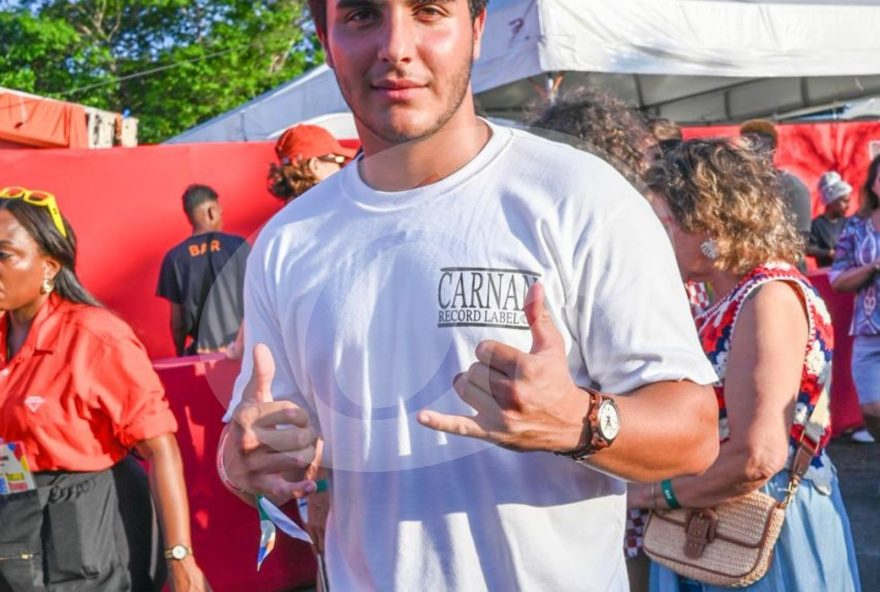 filho-de-ivete-sangalo-prestigia-show-da-mae-em-salvador3B-confira-o-video filho-de-ivete-sangalo-prestigia-show-da-mae-em-salvador3B-confira-o-video