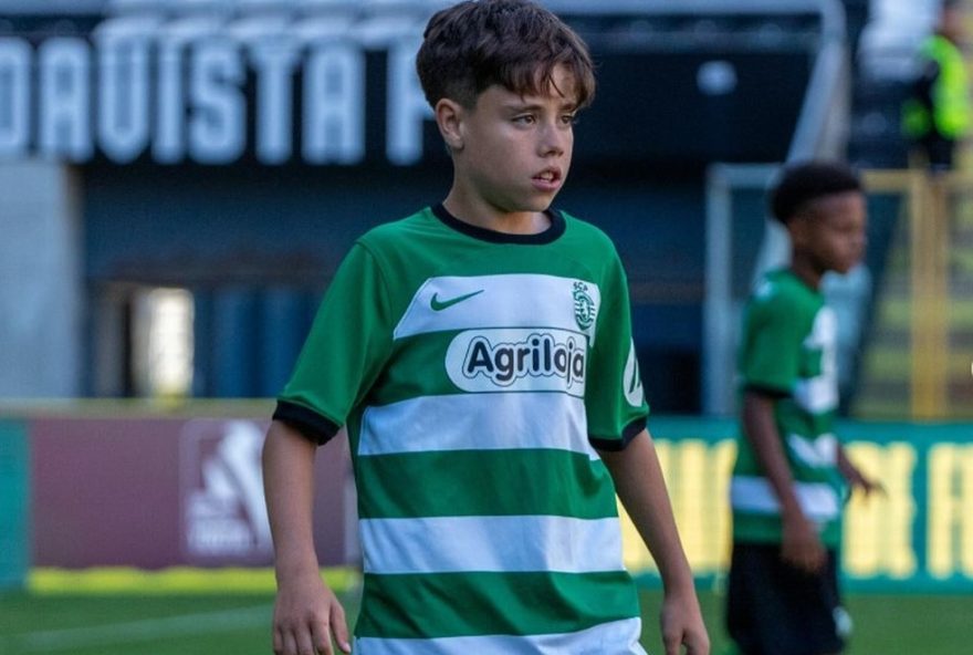 filho-de-quaresma-impressiona-com-gol-de-penalti-de-letra-aos-12-anos-no-sporting