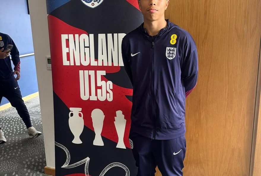 filho-de-thiago-silva-e-convocado-para-selecao-sub-15-da-inglaterra3A-iago-silva-segue-os-passos-do-pai-no-chelsea-e-promete-futuro-brilhante-no-futebol filho-de-thiago-silva-e-convocado-para-selecao-sub-15-da-inglaterra3A-iago-silva-segue-os-passos-do-pai-no-chelsea-e-promete-futuro-brilhante-no-futebol