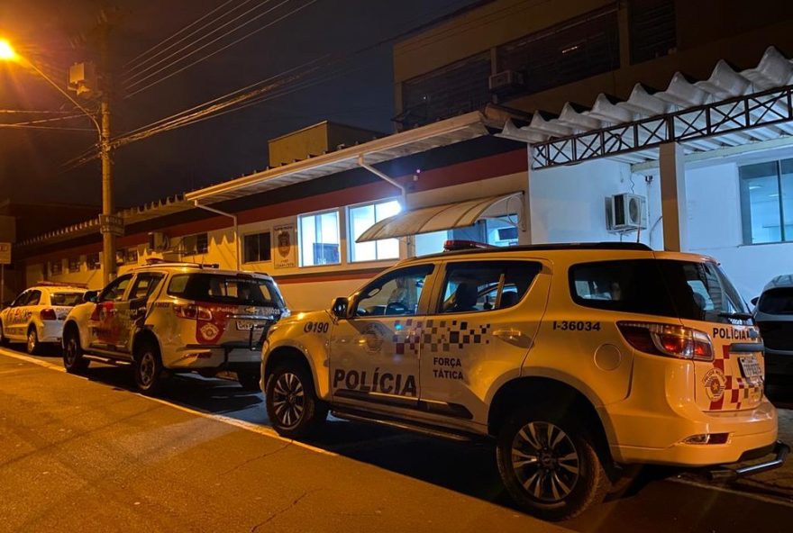 filho-e-detido-por-ameacar-pais-em-piracicaba3B-arma-e-apreendida