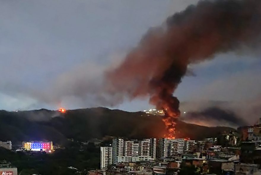 filhos-de-bolsonaro-e-outros-politicos-de-direita-exaltam-eua-e-comemoram-captura-de-maduro filhos-de-bolsonaro-e-outros-politicos-de-direita-exaltam-eua-e-comemoram-captura-de-maduro