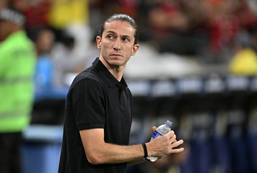 filipe-luis-analisa-estrategia-defensiva-do-tachira-e-destaca-importancia-de-evolucao-constante-na-libertadores