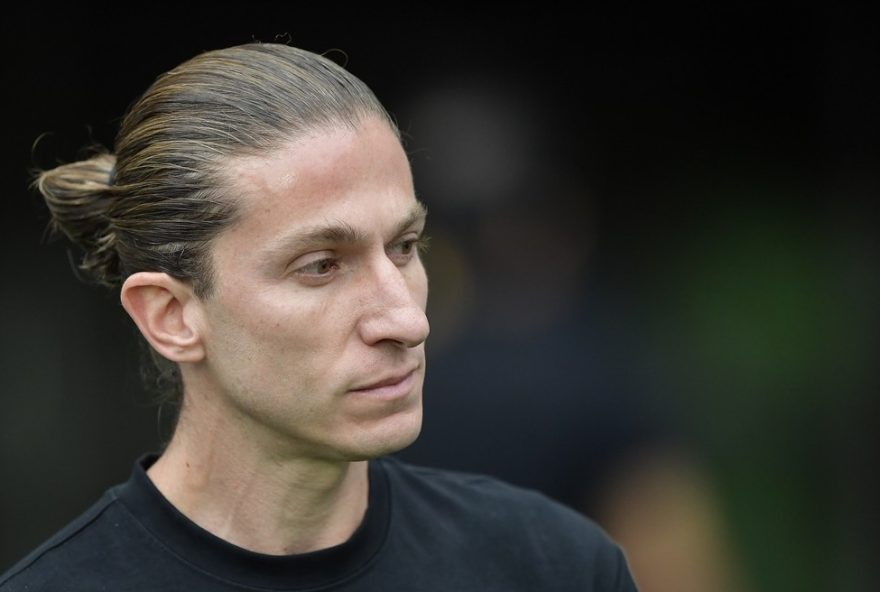 RJ - RIO DE JANEIRO - 19/10/2025 - BRASILEIRO A 2025, FLAMENGO X PALMEIRAS - Filipe Luis tecnico do Flamengo durante partida contra o Palmeiras no estadio Maracana pelo campeonato Brasileiro A 2025. Foto: Thiago Ribeiro/AGIF