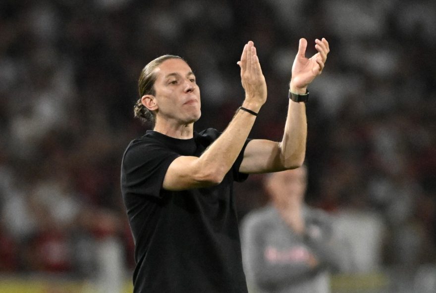 filipe-luis-exalta-forca-mental-do-flamengo-e-busca-titulo-brasileiro-em-jogo-contra-atletico-mg