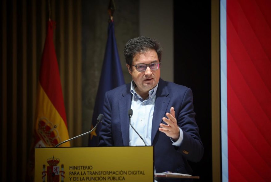 El ministro para la Transformación Digital y de la Función Pública, Óscar López, durante la presentación del informe de balance del programa 'Kit Digital', a 17 de noviembre en la sede del Ministerio para la Transformación Digital, en Madrid (España).
POLITICA 
MINISTERIO PARA LA TRANSFORMACIÓN DIGITAL