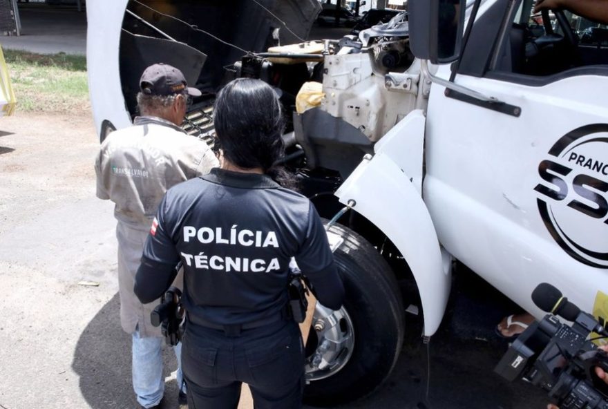 fiscalizacao-de-trios-eletricos-e-carros-de-apoio-para-o-carnaval-em-salvador3A-detran-atua-ate-quarta-feira fiscalizacao-de-trios-eletricos-e-carros-de-apoio-para-o-carnaval-em-salvador3A-detran-atua-ate-quarta-feira