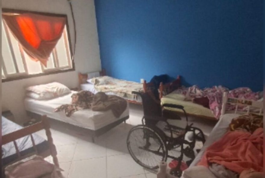 fiscalizacao-encontra-idosos-em-maus-tratos-em-asilos-clandestinos-em-joinville3A-acao-do-mpsc-e-pmsc