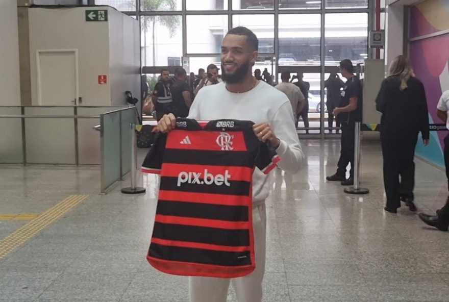 flamengo-anuncia-contrato-de-quatro-anos-com-atacante-juninho-no-ct-ninho-do-urubu