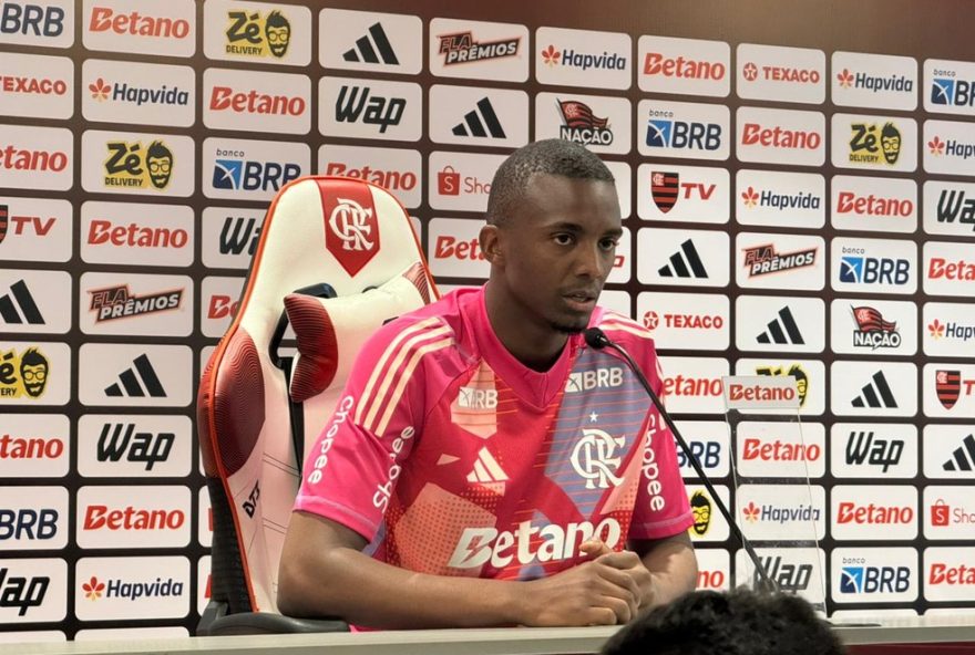 flamengo-apresenta-andrew-como-reforco-e-goleiro-revela-emocao-em-vestir-rubro-negro flamengo-apresenta-andrew-como-reforco-e-goleiro-revela-emocao-em-vestir-rubro-negro