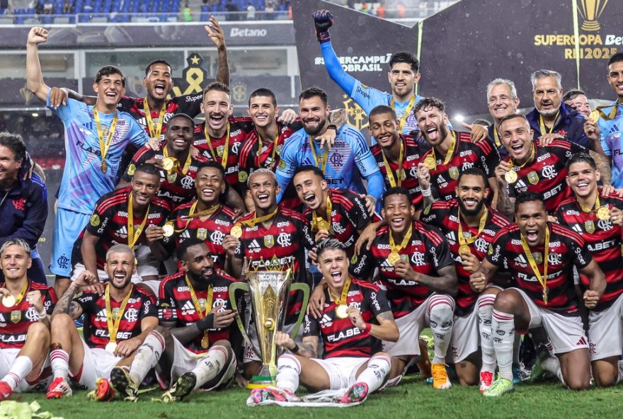 flamengo-conquista-seu-17o-titulo-nacional-e-se-aproxima-do-palmeiras3A-confira-a-lista-completa-de-campeoes-brasileiros