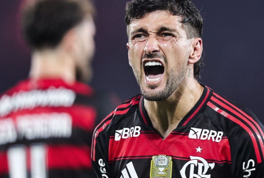 flamengo-descola-do-palmeiras-apos-vitoria-sobre-bragantino