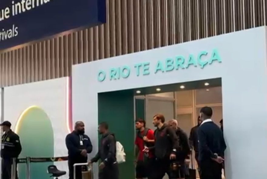 flamengo-desembarca-no-rio-apos-classificacao-emocionante-para-final-da-libertadores3A-confira-os-detalhes flamengo-desembarca-no-rio-apos-classificacao-emocionante-para-final-da-libertadores3A-confira-os-detalhes