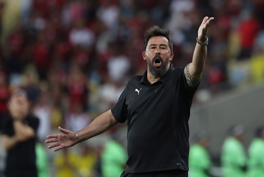 flamengo-domina-ldu-e-tecnico-admite-superioridade3A-22ldu-vai-se-reerguer22-analise-da-derrota-por-2-a-0-e-perspectivas-para-a-ultima-rodada-da-conmebol-libertadores