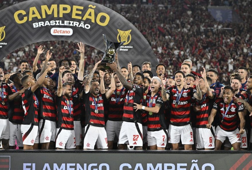flamengo-e-campeao-do-brasileirao-2025-e-define-vagas-para-libertadores-e-sul-americana