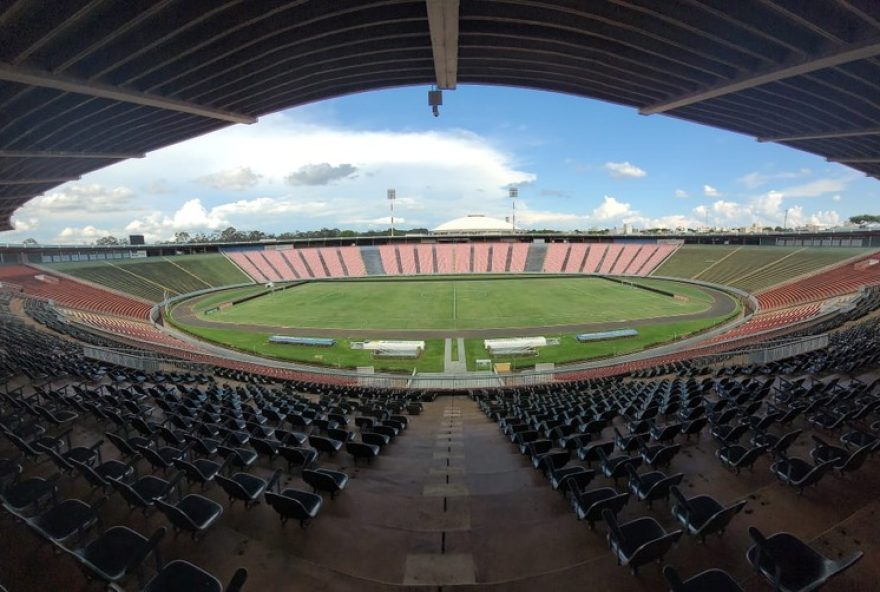 flamengo-enfrenta-portuguesa-rj-em-uberlandia3A-partida-decisiva-no-parque-do-sabia