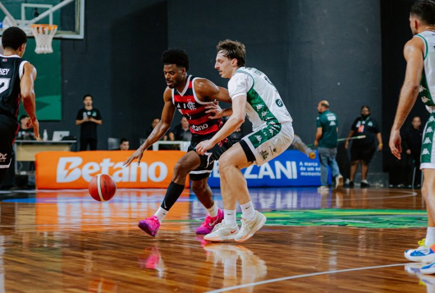 flamengo-estreia-com-vitoria-emocionante-contra-bauru-basket-no-nbb-20252F26