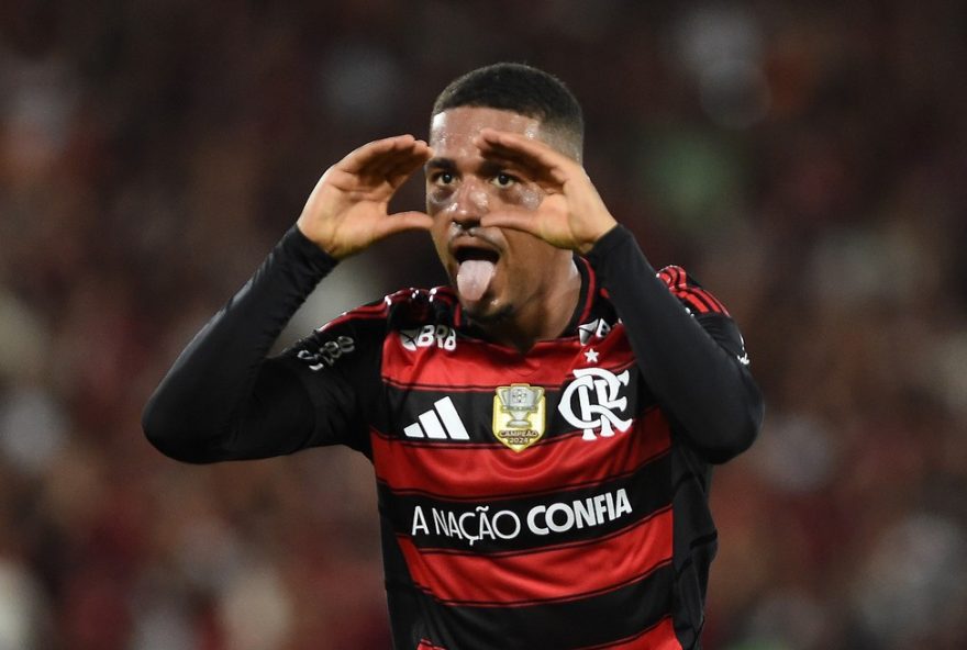 flamengo-faz-historia-com-maior-goleada-sobre-o-vitoria3A-repercussoes-nas-redes-sociais.-demissao-do-tecnico-e-memes-agitam-o-futebol-brasileiro