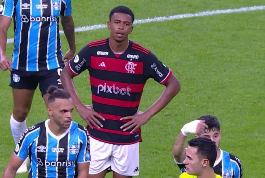 flamengo-libera-carlinhos-para-estreia-no-carioca-apos-decisao-do-stjd