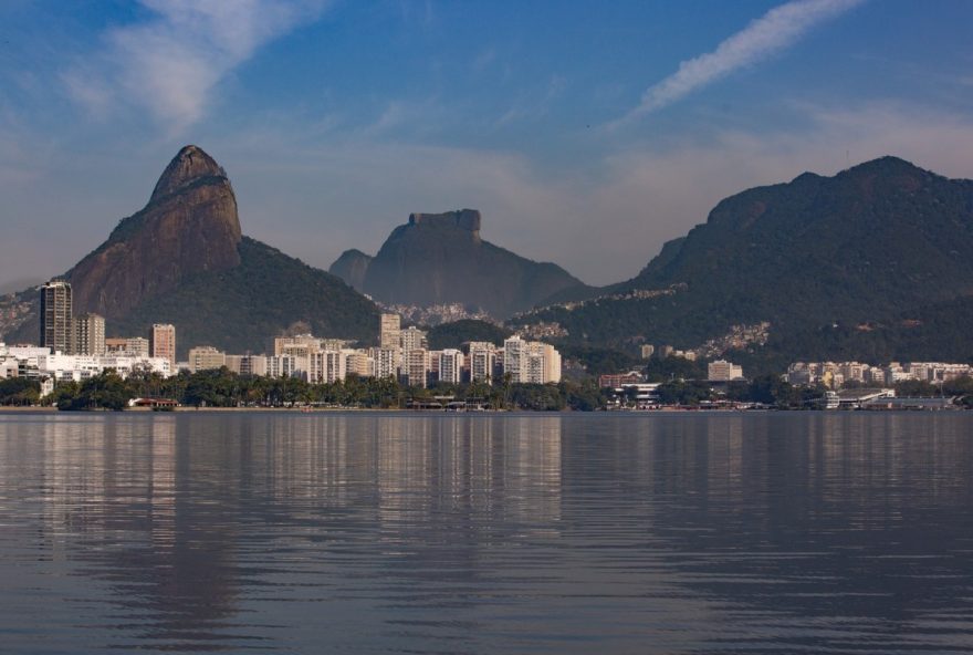 flamengo-recebe-multa-de-r24-902-mil-por-despejo-irregular-na-lagoa-rodrigo-de-freitas3A-grave-problema-ambiental-exige-urgente-solucao-eco-responsavel