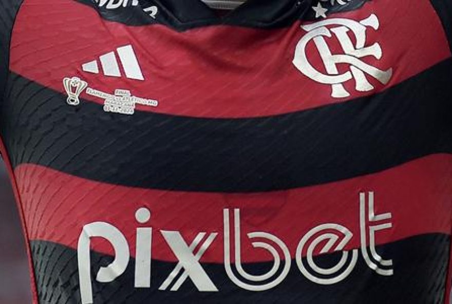 flamengo-se-aproxima-de-rescisao-com-pixbet-por-atrasos