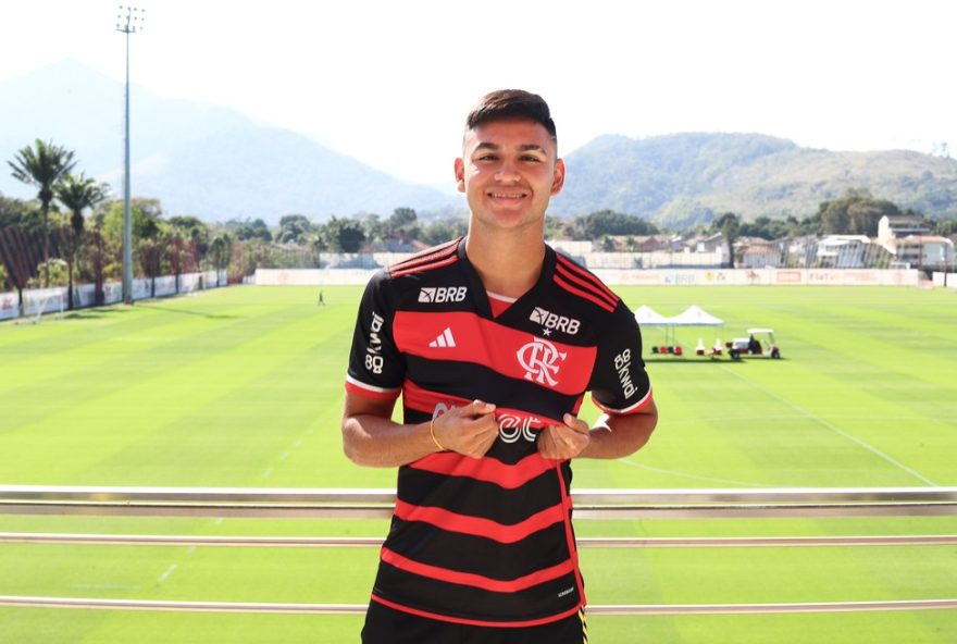 flamengo-se-despede-de-alcaraz2C-contratacao-mais-cara2C-vendido-ao-everton