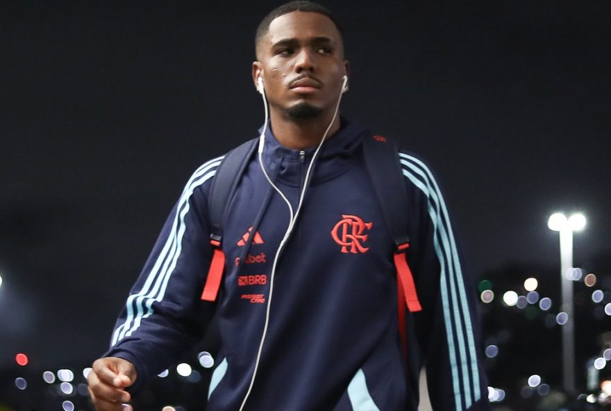 flamengo-tera-desfalque-de-gerson-em-confronto-contra-o-botafogo-no-brasileirao3A-evertton-araujo-deve-substituir.-confira