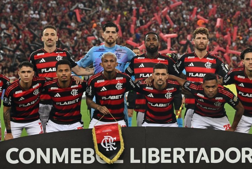 flamengo-vence-com-drama-no-maracana3A-euforia2C-tensao-e-vaias-marcam-classificacao-rubro-negra