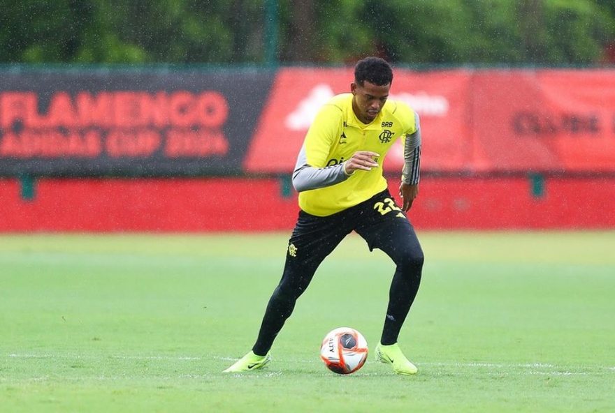 flamengo3A-saiba-o-que-o-clube-planeja-para-os-jogadores-carlinhos-e-pablo